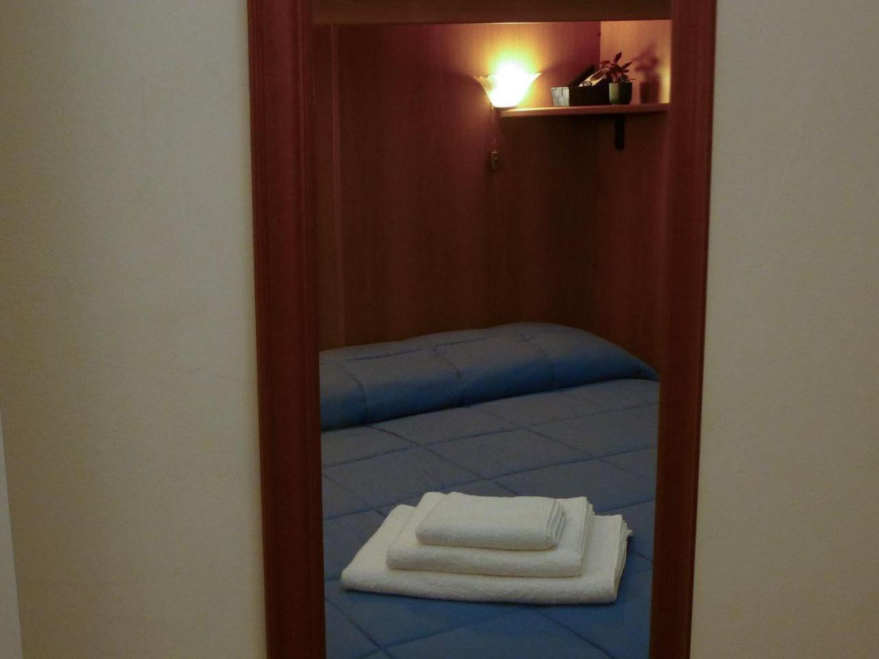 Elfa Apartment Rom